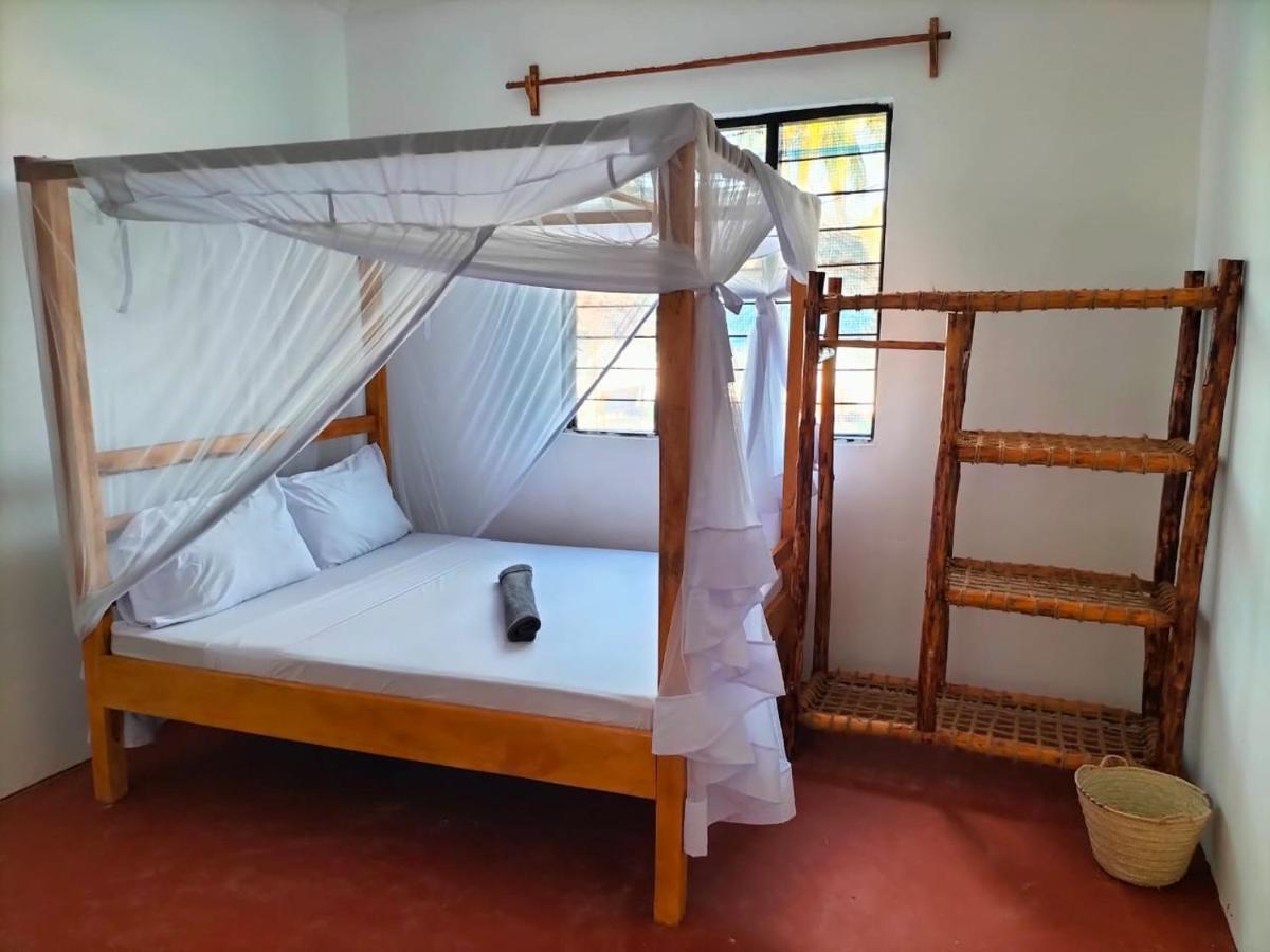 Mambo Leo Hostel Паже Екстериор снимка