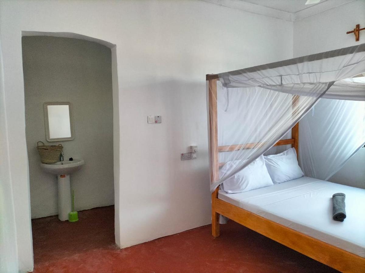 Mambo Leo Hostel Паже Екстериор снимка