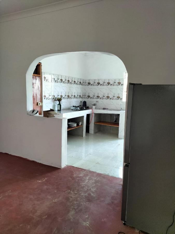 Mambo Leo Hostel Паже Екстериор снимка