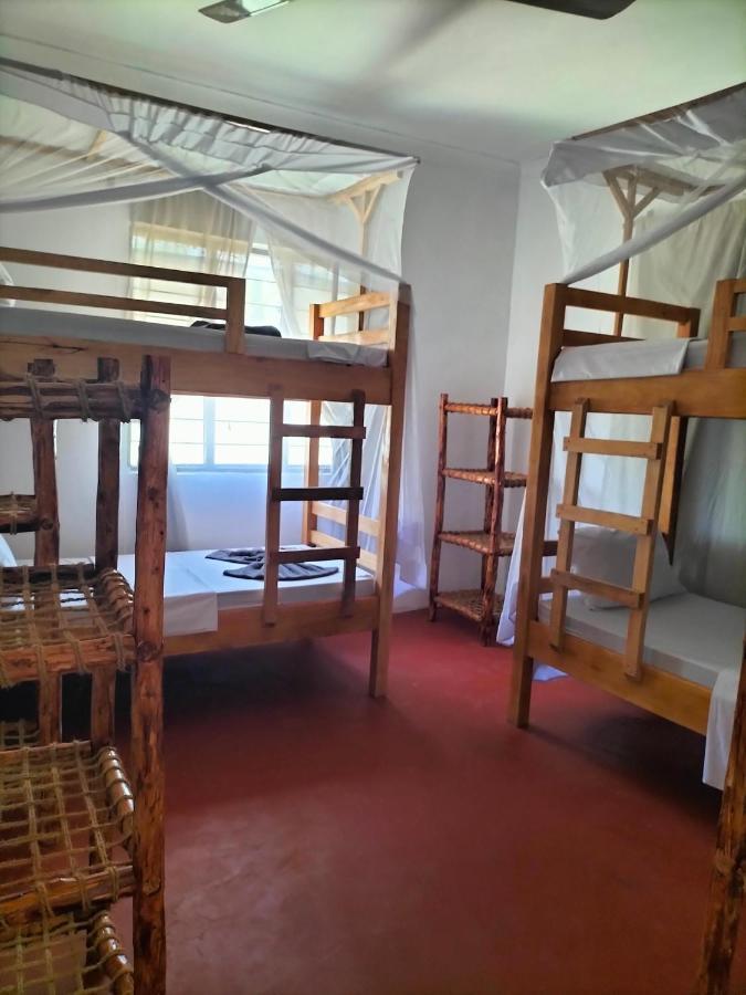Mambo Leo Hostel Паже Екстериор снимка